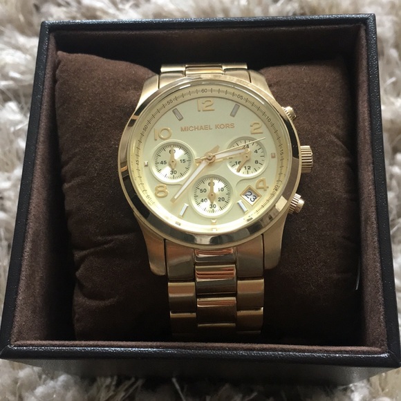 Gold Michale Kors Watch - Picture 1 of 1